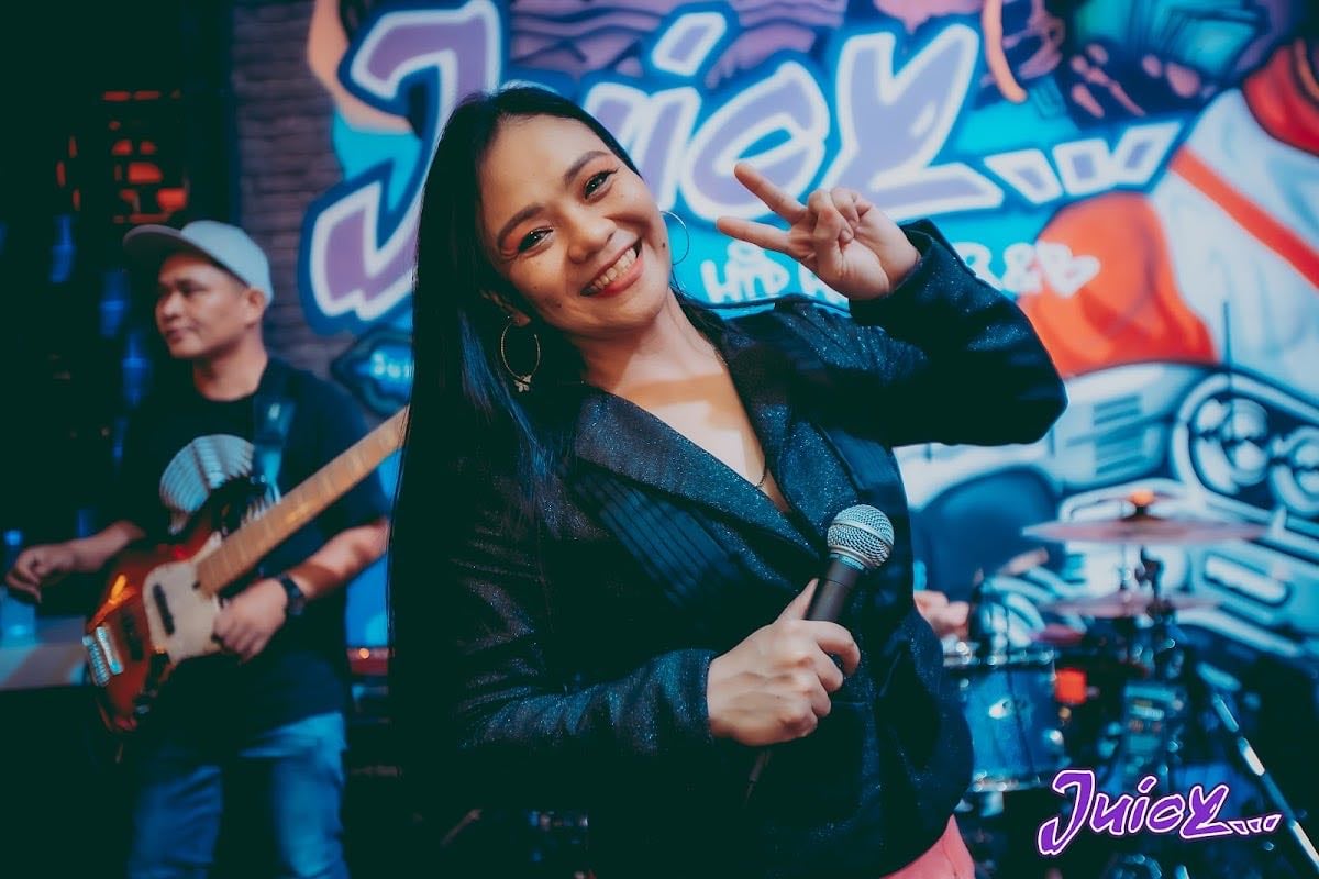 Juicy (Live Music)