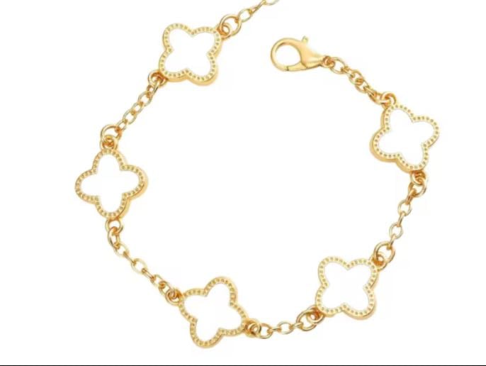 Four leaf clover bracelet