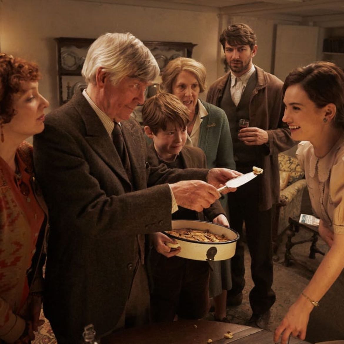 La sociedad literaria y el pastel de piel de patata - Mike Newell · 2018