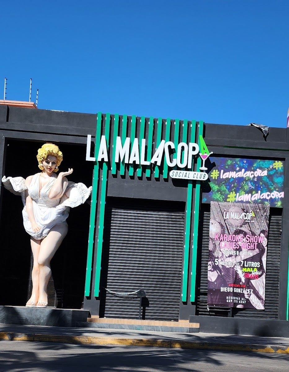 Bar La Malacopa - Lugar de litros más bajo presupuesto🍹