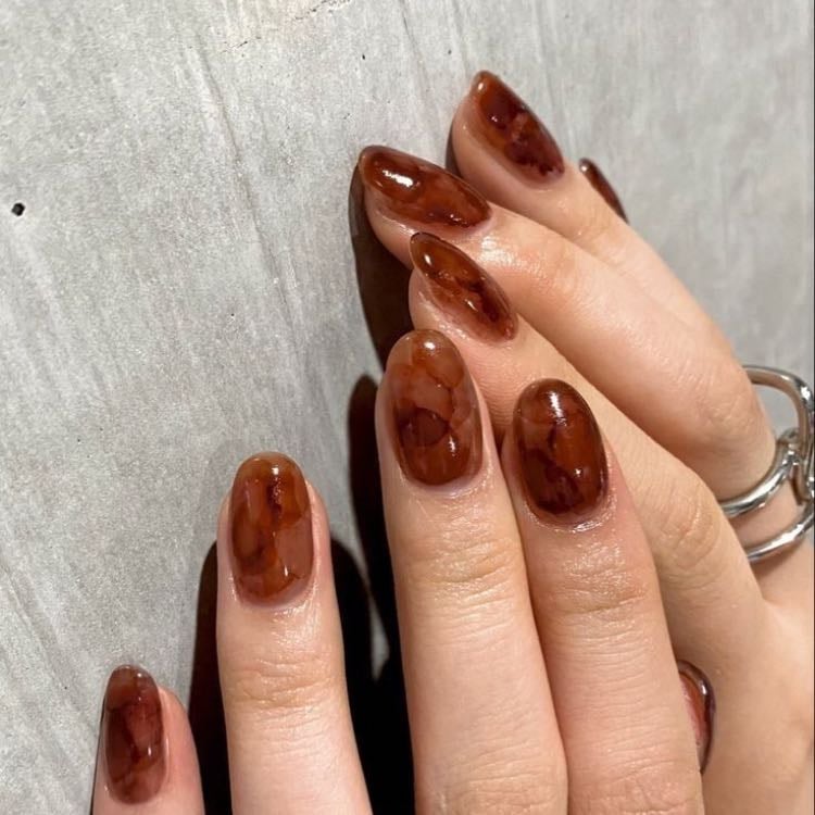 rock nails 🪨🍂 - it reminds me a lot of the pebbles of the river
