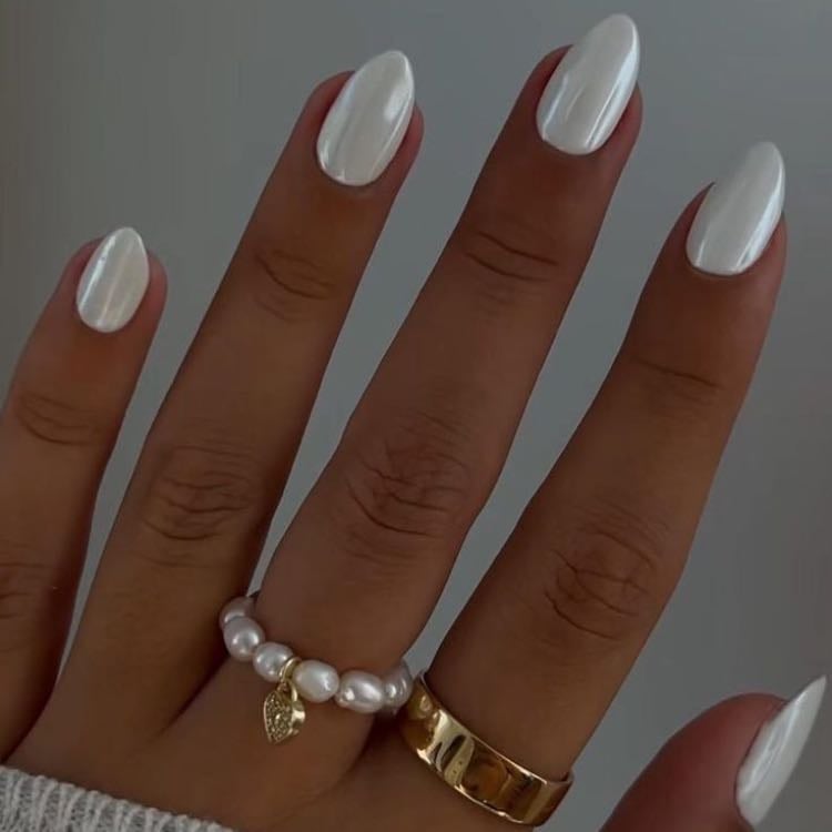 icy whitee 🧊 - para las girls minimalistass ✌🏻✌🏻✨
