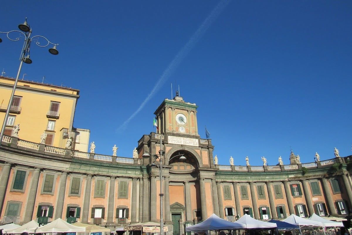 Piazza Dante - Market