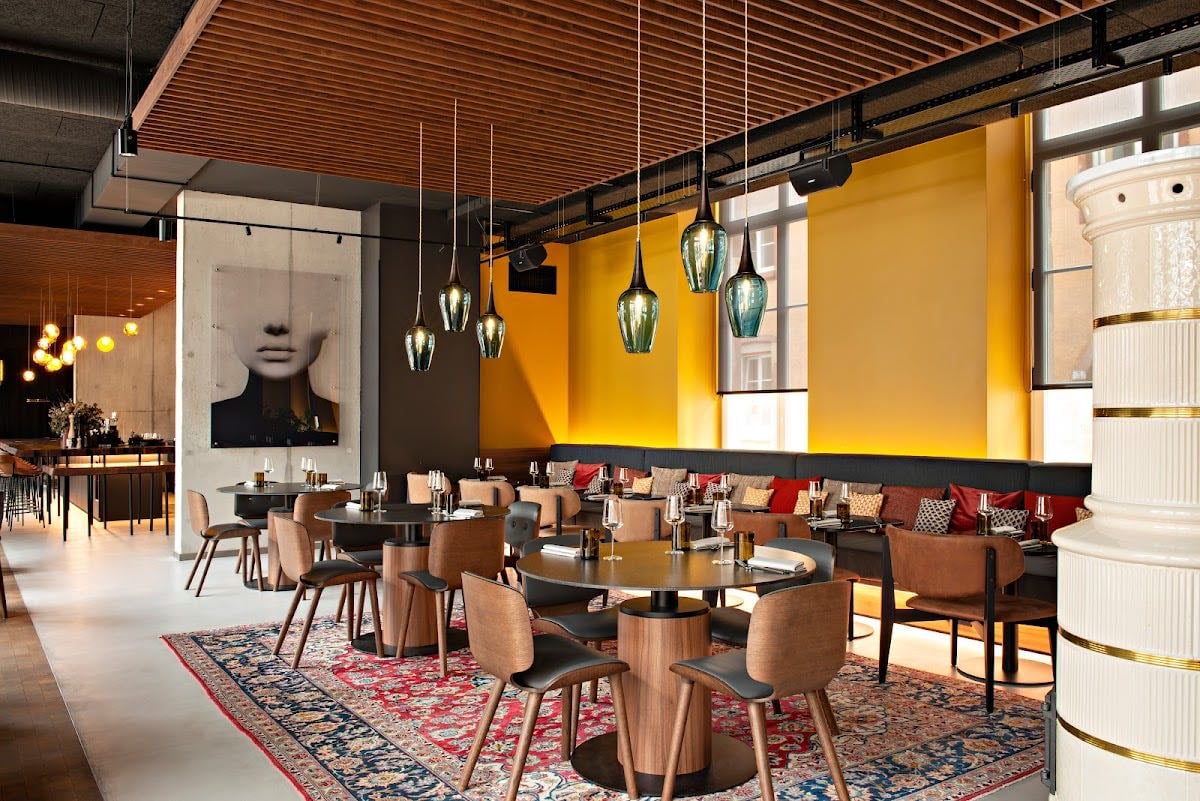LÉONOR Bar & Restaurant - Dinner