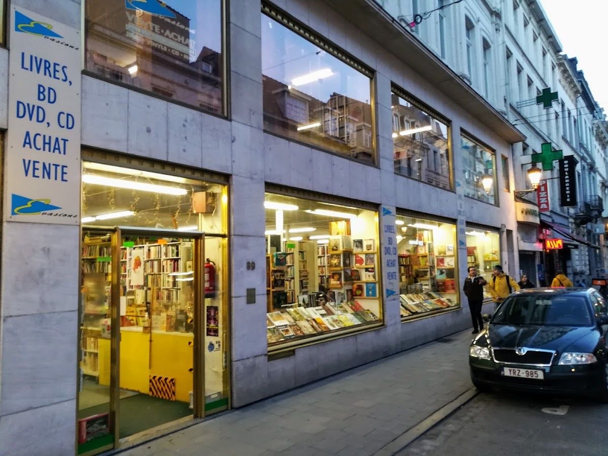 Evasions - Secondhand bookstore