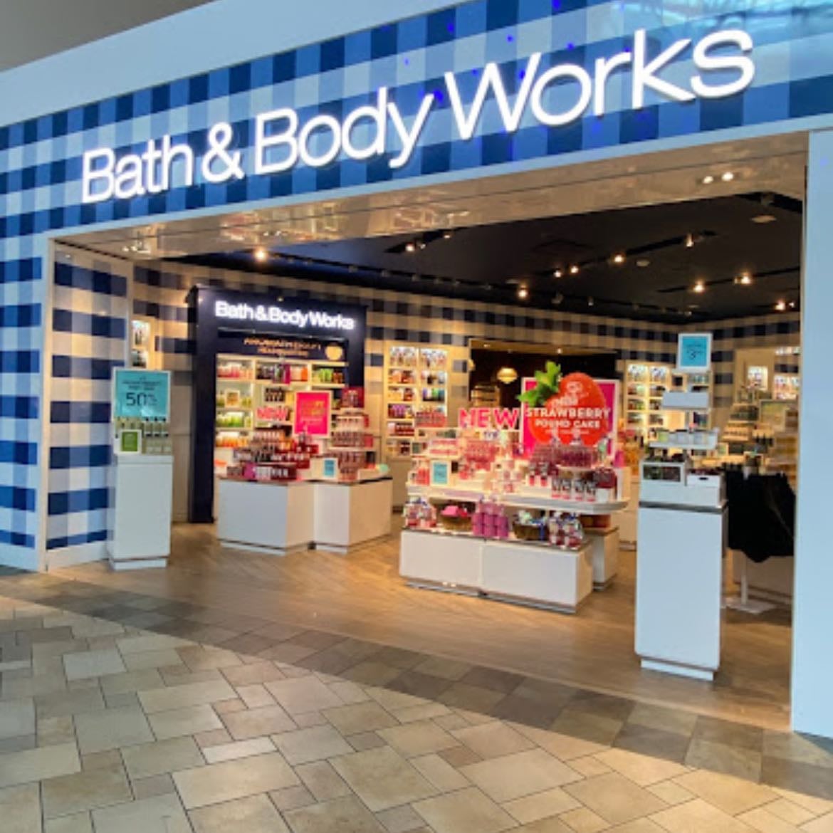 Bath & Body Works - I really love bath & body works because there is so many options for good smelling things Also they usually have a lot of discounts ๐๐งพ๐