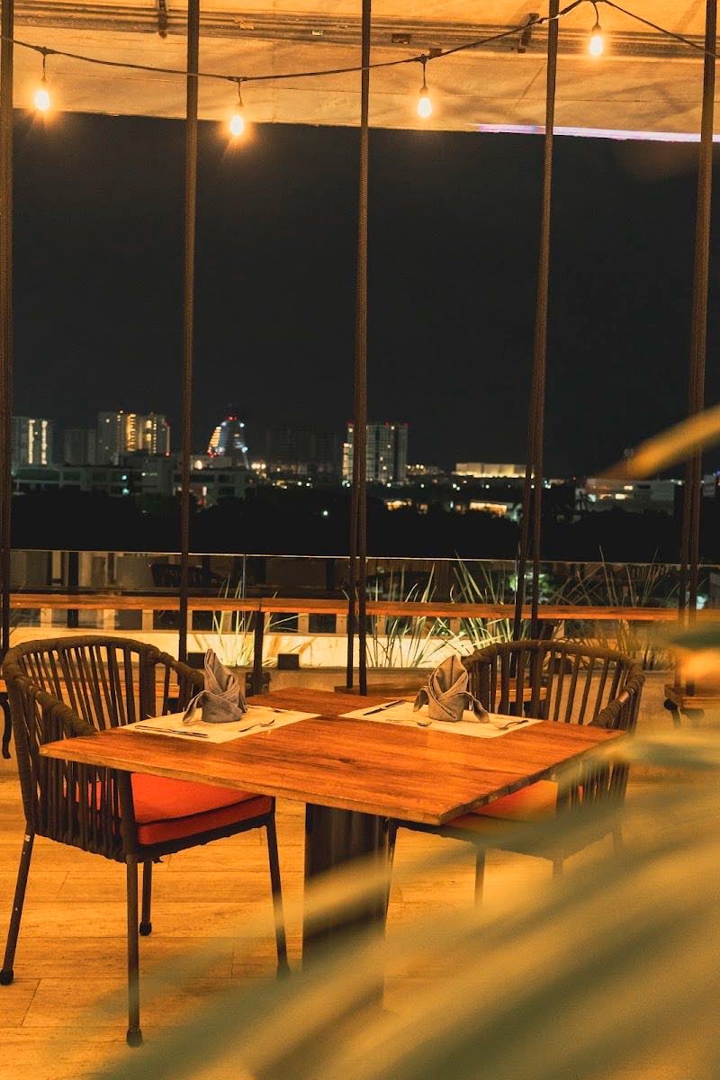 Alma Roof Top