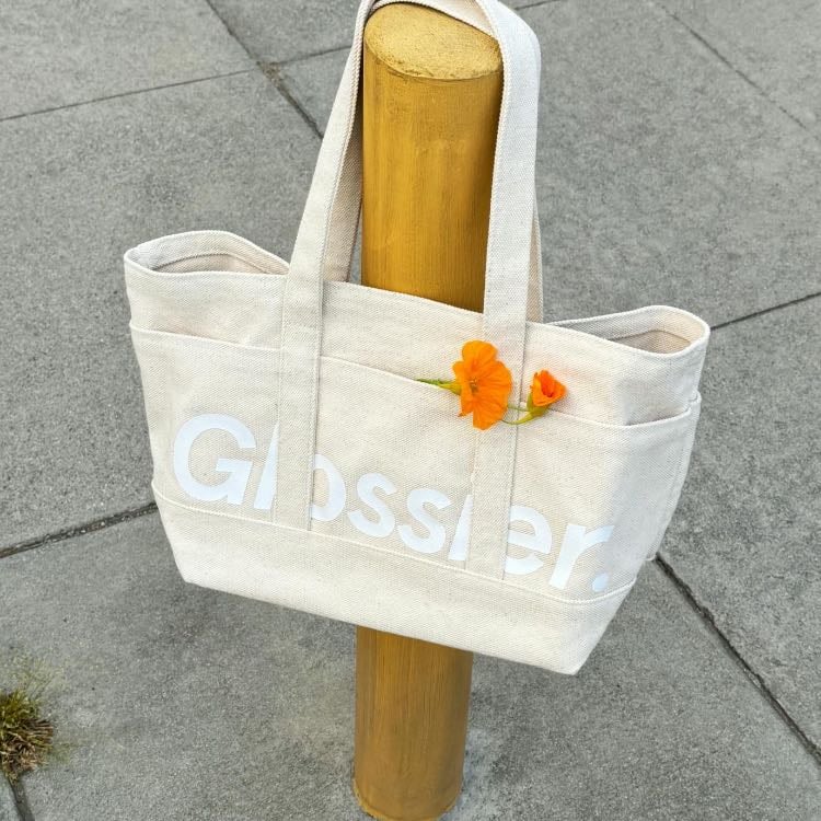 Glossier utility bag. - Glossier