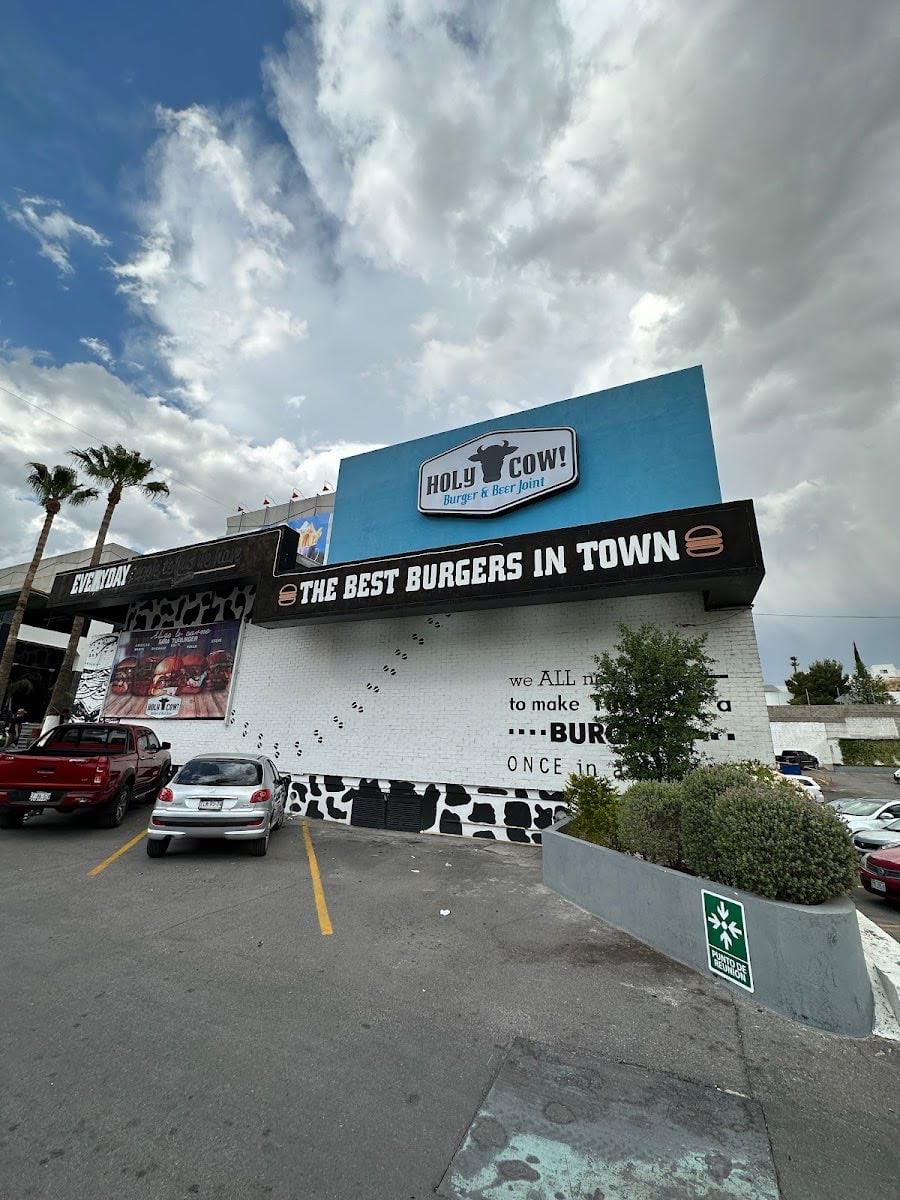 Holy Cow! Burger & Beer Joint - Chihuahua