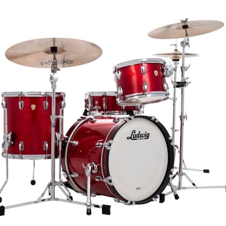 Play a drum set!