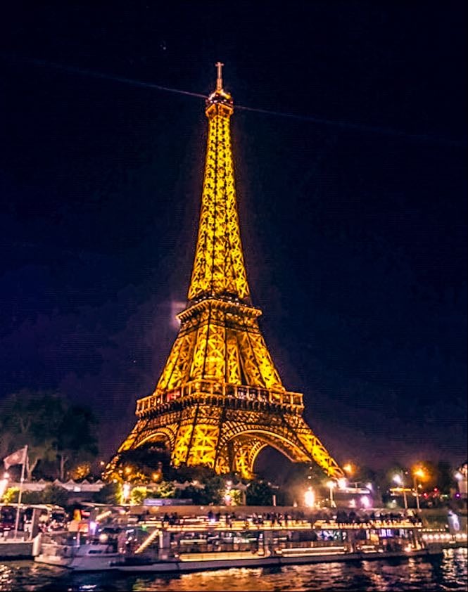Take a good picture of la Tour Eiffel