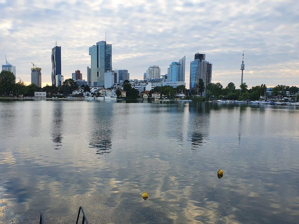 Alte Donau - Swimming relaxing and enjoying the sun