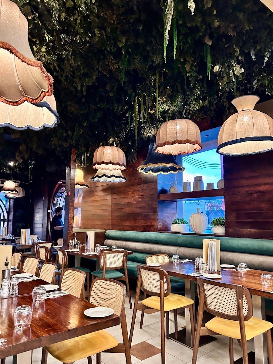 Alma Restaurant