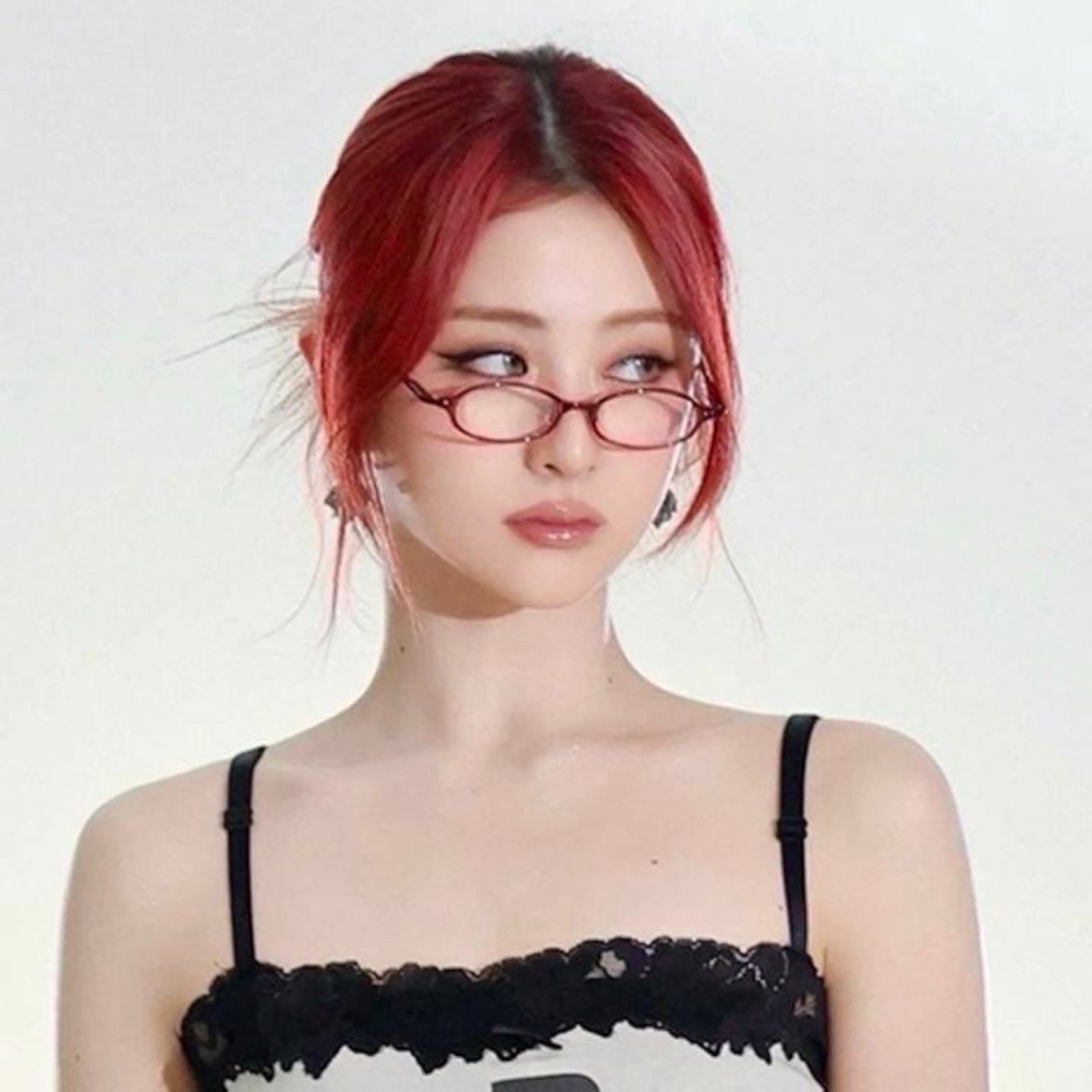 Yunjin - le sserafim