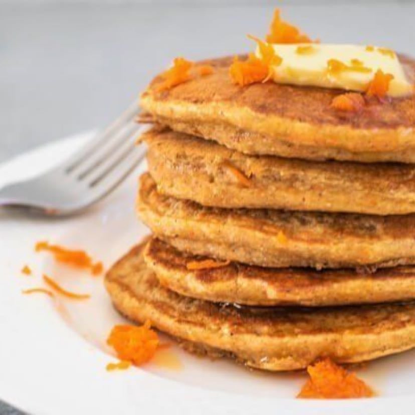 Pancakes de zanahoria y naranja
