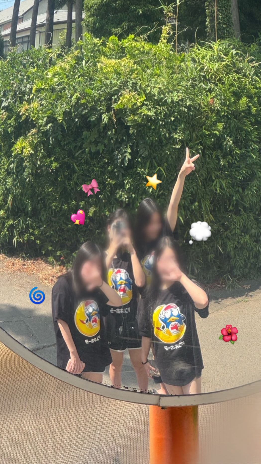 お泊まり🎀🩷 - 初メンツでの初お泊まり‼️夜にペッパーランチ作ることになって買い出し行ったり花火したり怖い話もして楽しい時間だった🎶✨次の日は夏祭り行ったよー!