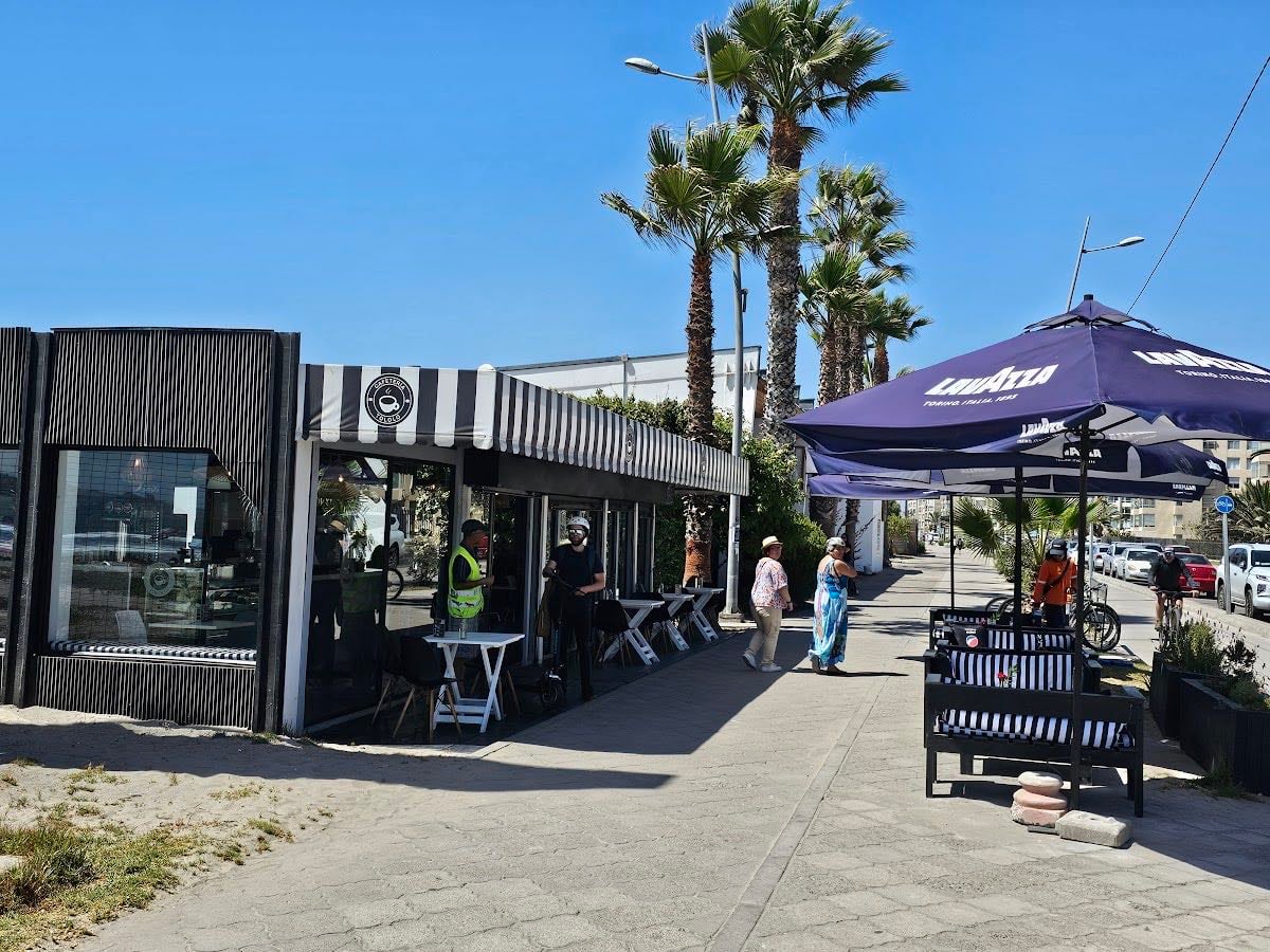 Tololo Beach
