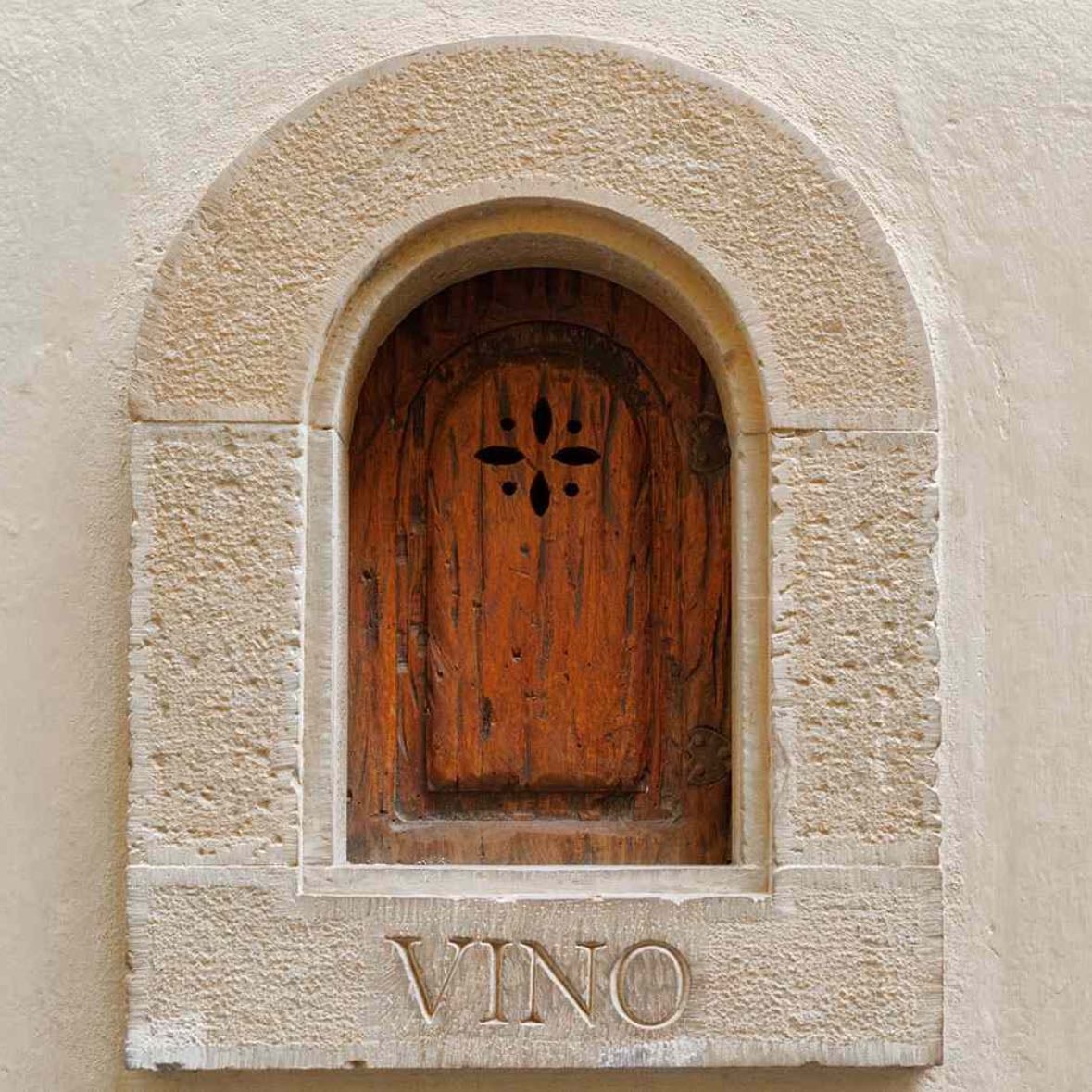 Wine window - 馃搷Florencia | Ventana de aperol