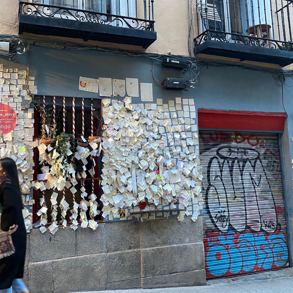 Calle de los deseos - 馃搷Madrid