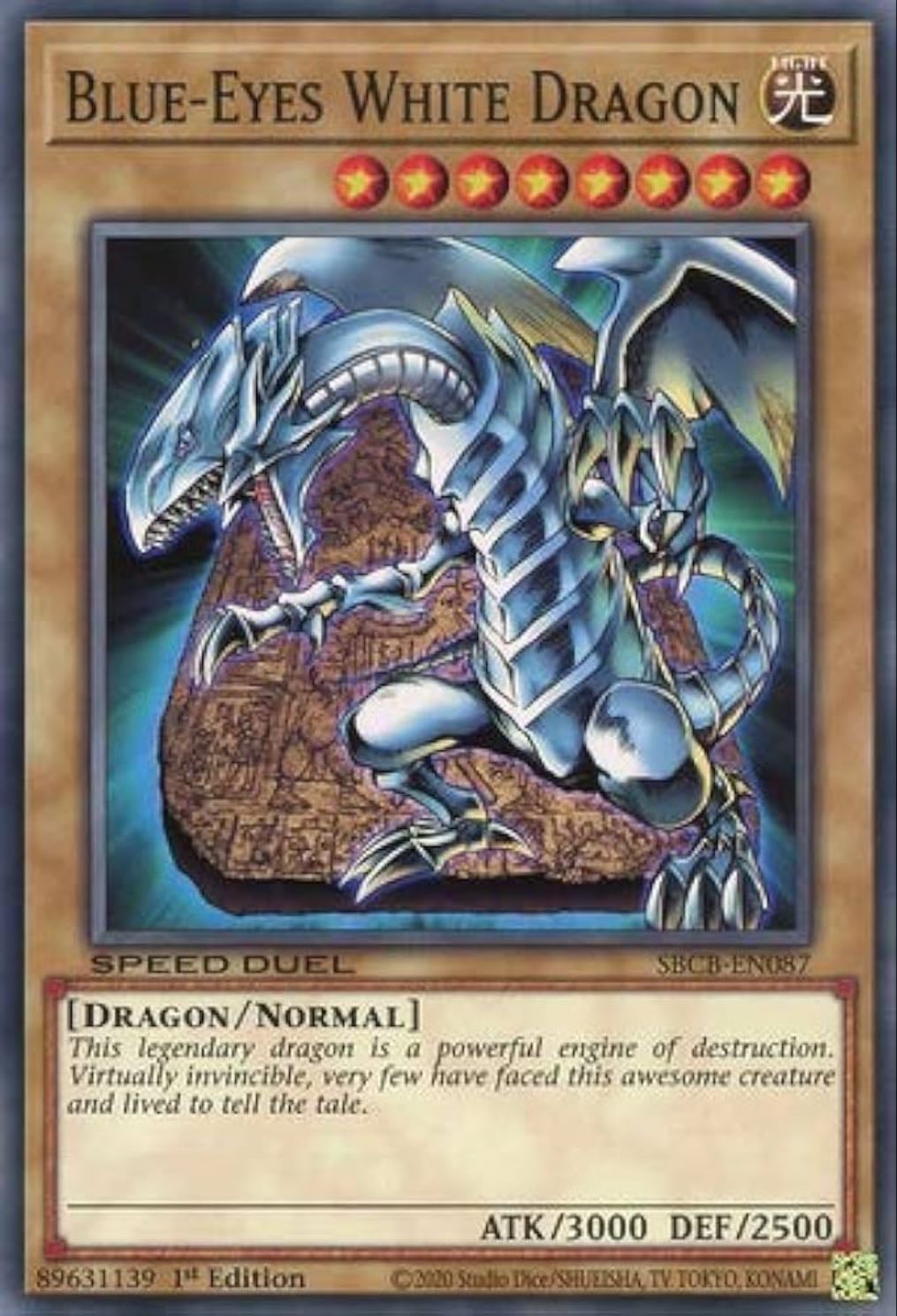Drag贸n blanco de ojos azules