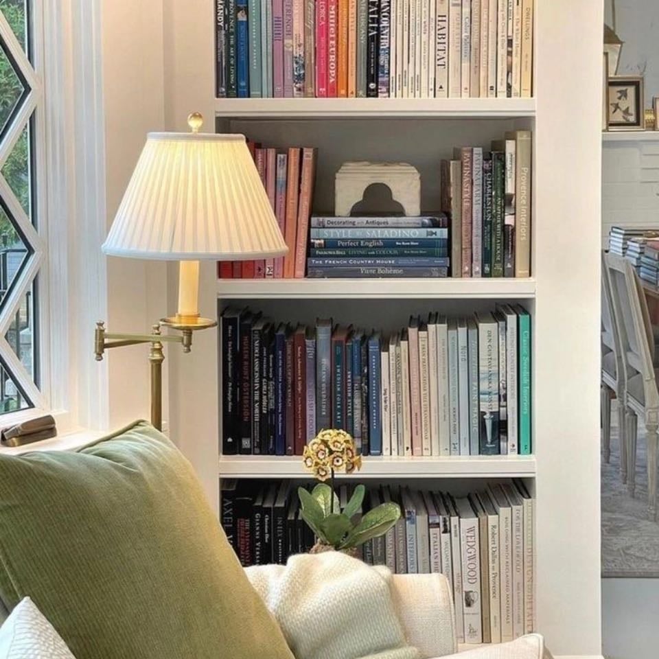 livros espalhadas pela casa