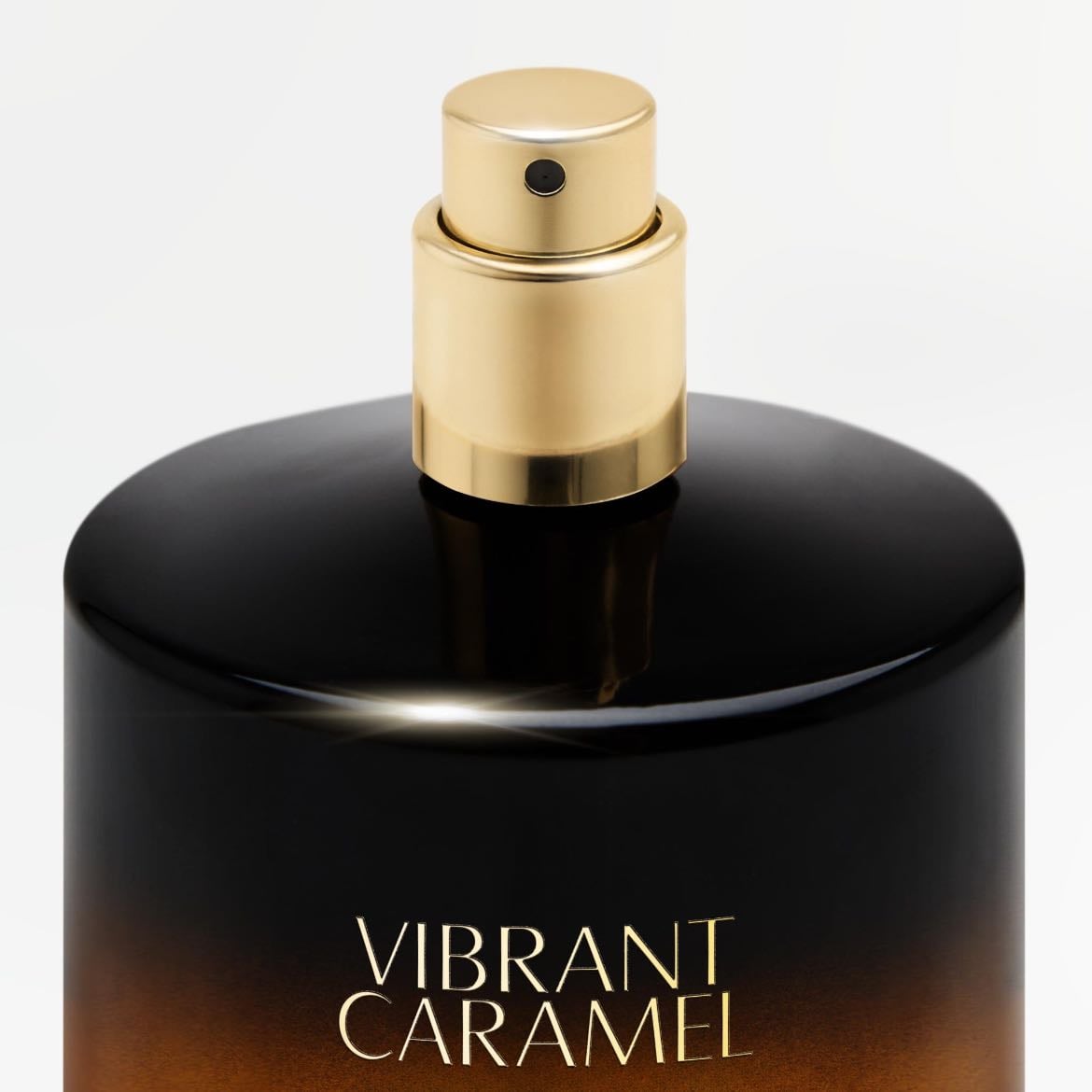 Vibrant Caramel Zara - Comparten las mismas dos principales notas de apertura, y un fondo cremoso con praliné y vainilla.