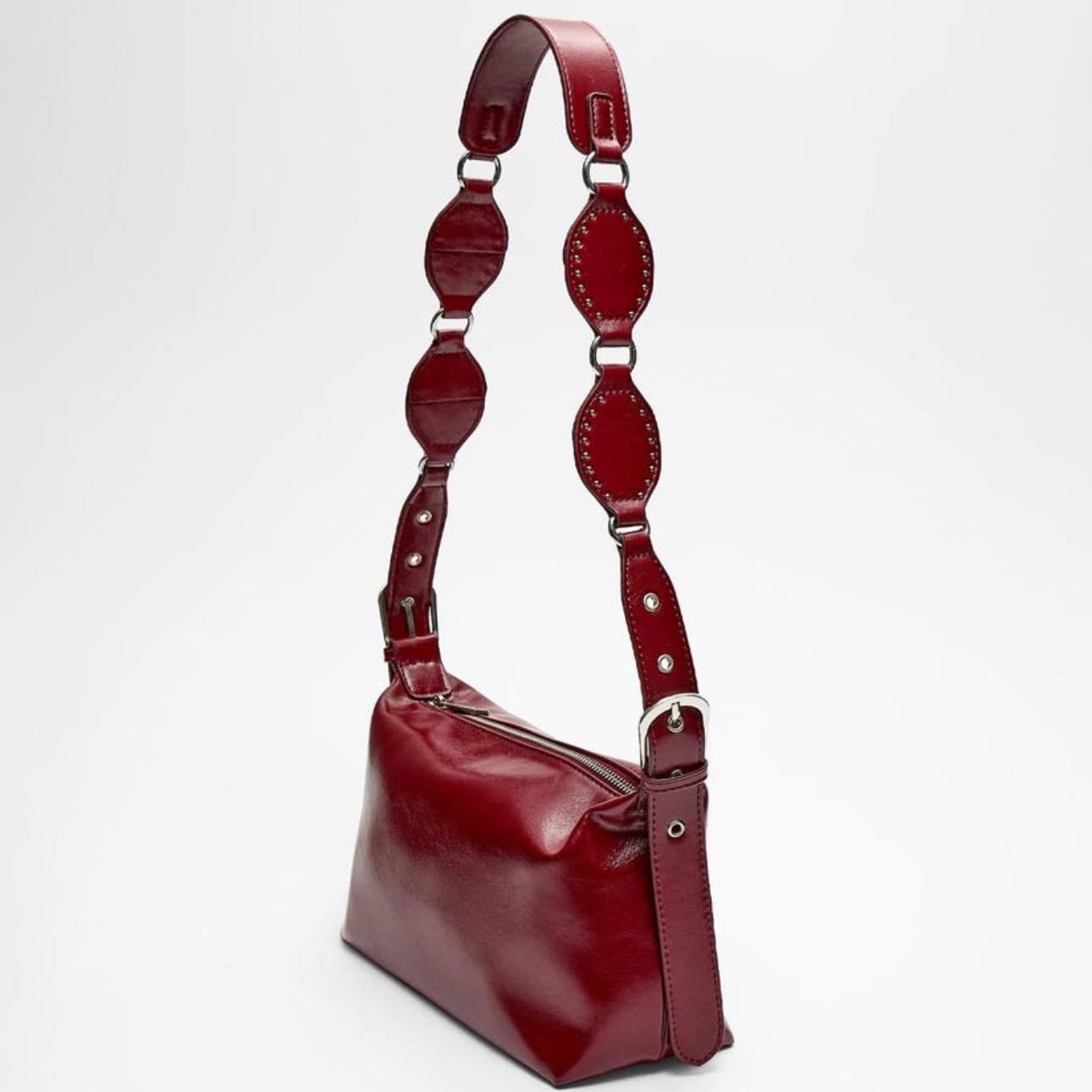 bolsa roja de stradivarius
