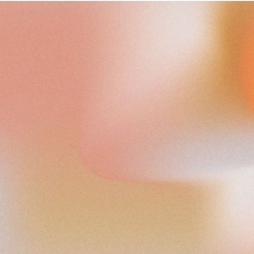 Tu salud mental es IMPORTANTE - Está bien pedir ayuda. Si tienes la oportunidad de ir a terapia, hazlo. También puedes empezar a trabajar el tener una comunicación más positiva contigo misma y recuerda, concéntrate en tu proceso, no en el de los demás.