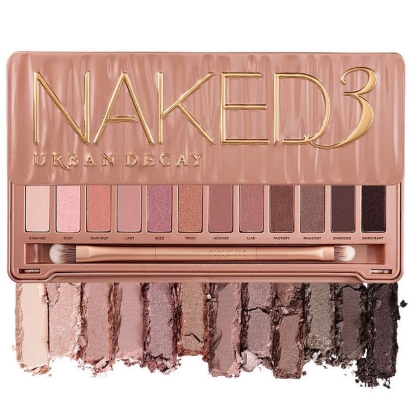Naked3 — Urban Decay - Muy glowy esta paleta, me encanta usarla para maquillajes de noche.