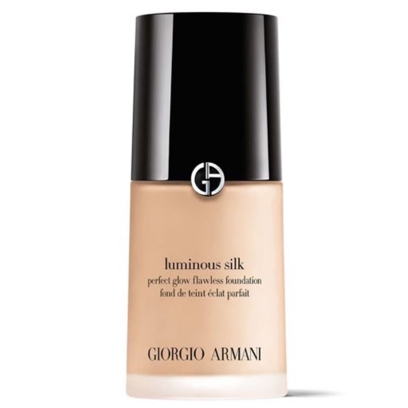 Luminous silk - Armani - Dura un montón y no se siente pesada.