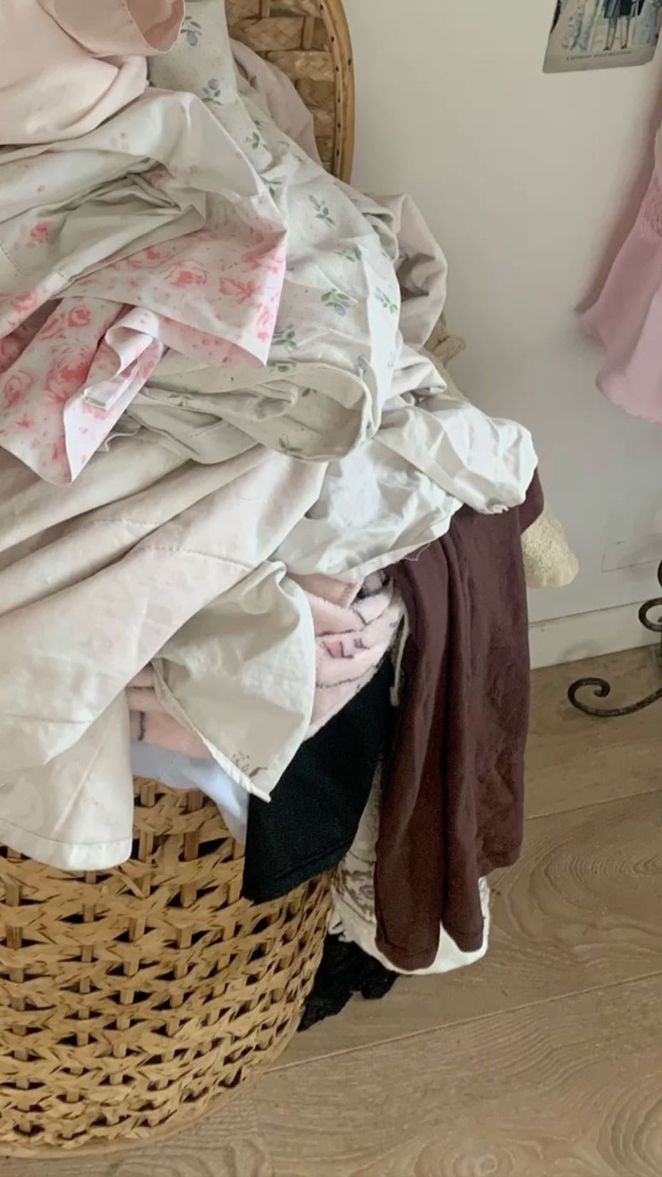 Laundry - Clothing only 🧦👚