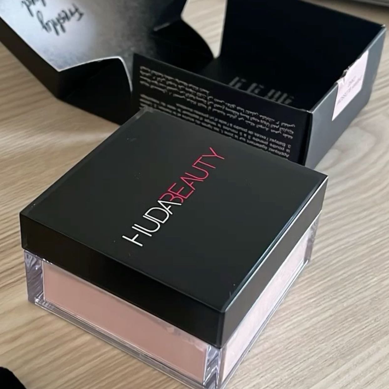 Huda beauty powder - tono: cherry blossom cake