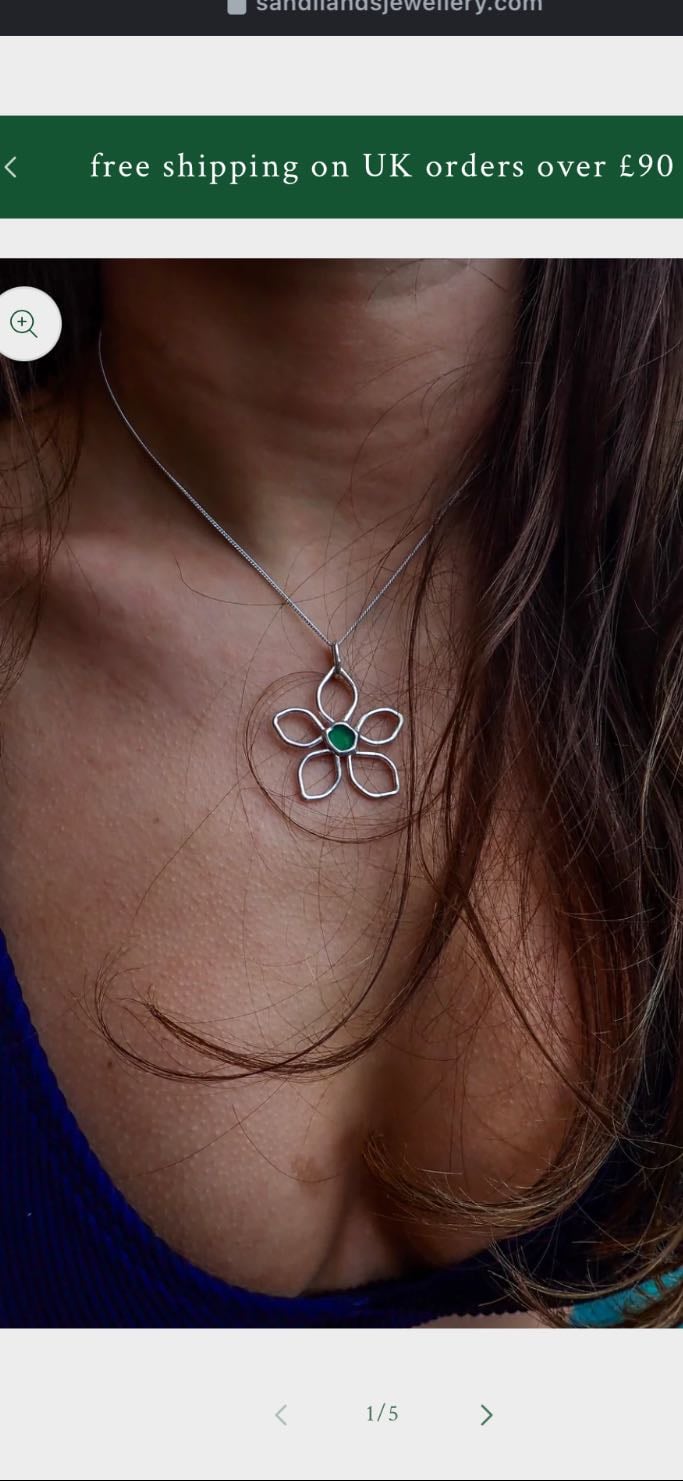 Fleur Pendant - £58
Green seaglass