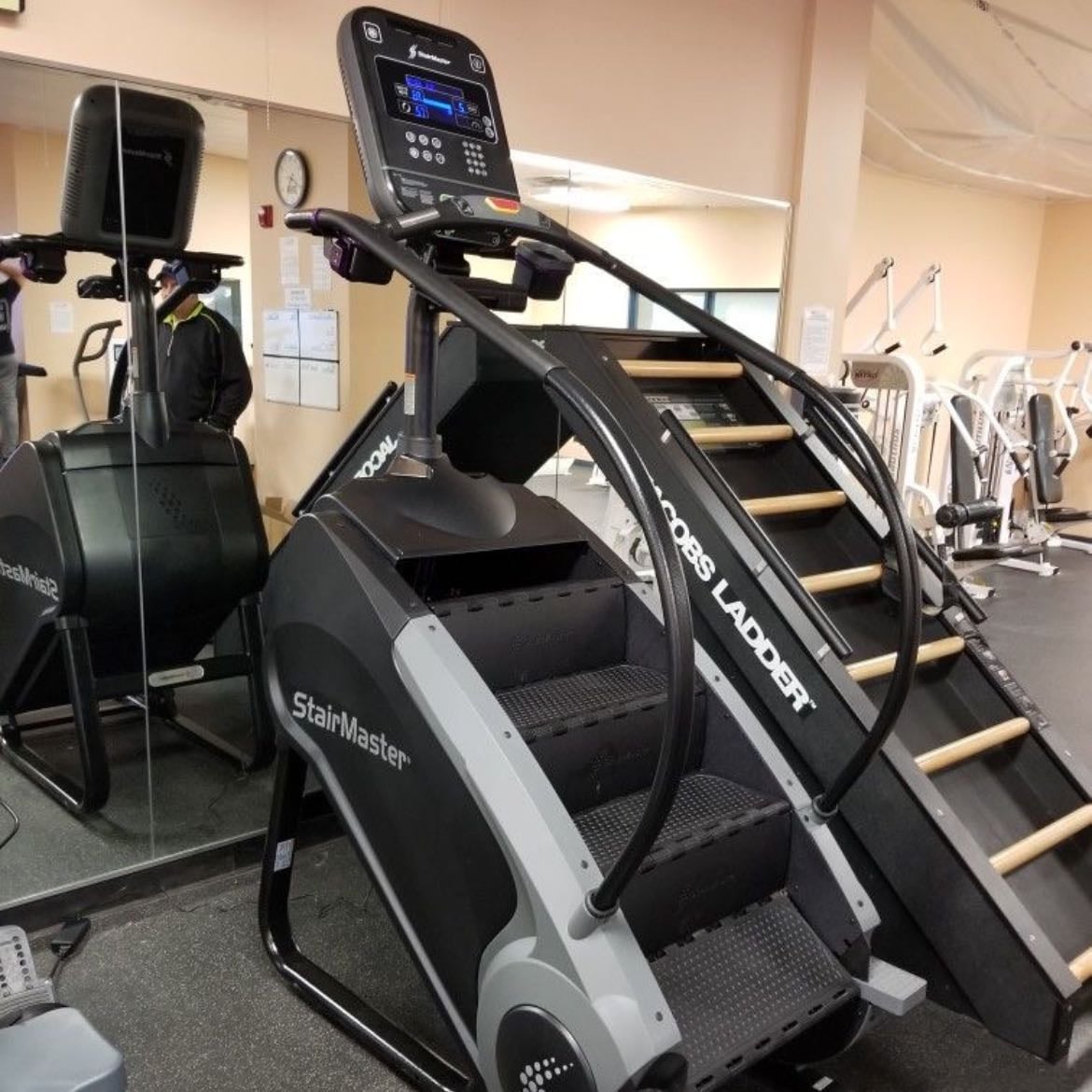 Cardio - Escada 10-15min velocidade 8