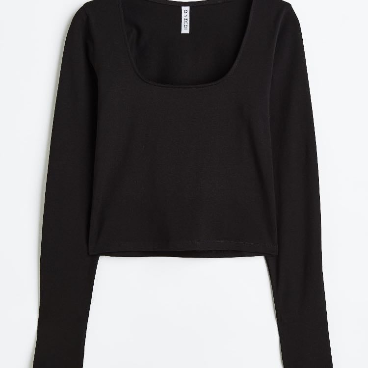 Blusa negra manga larga