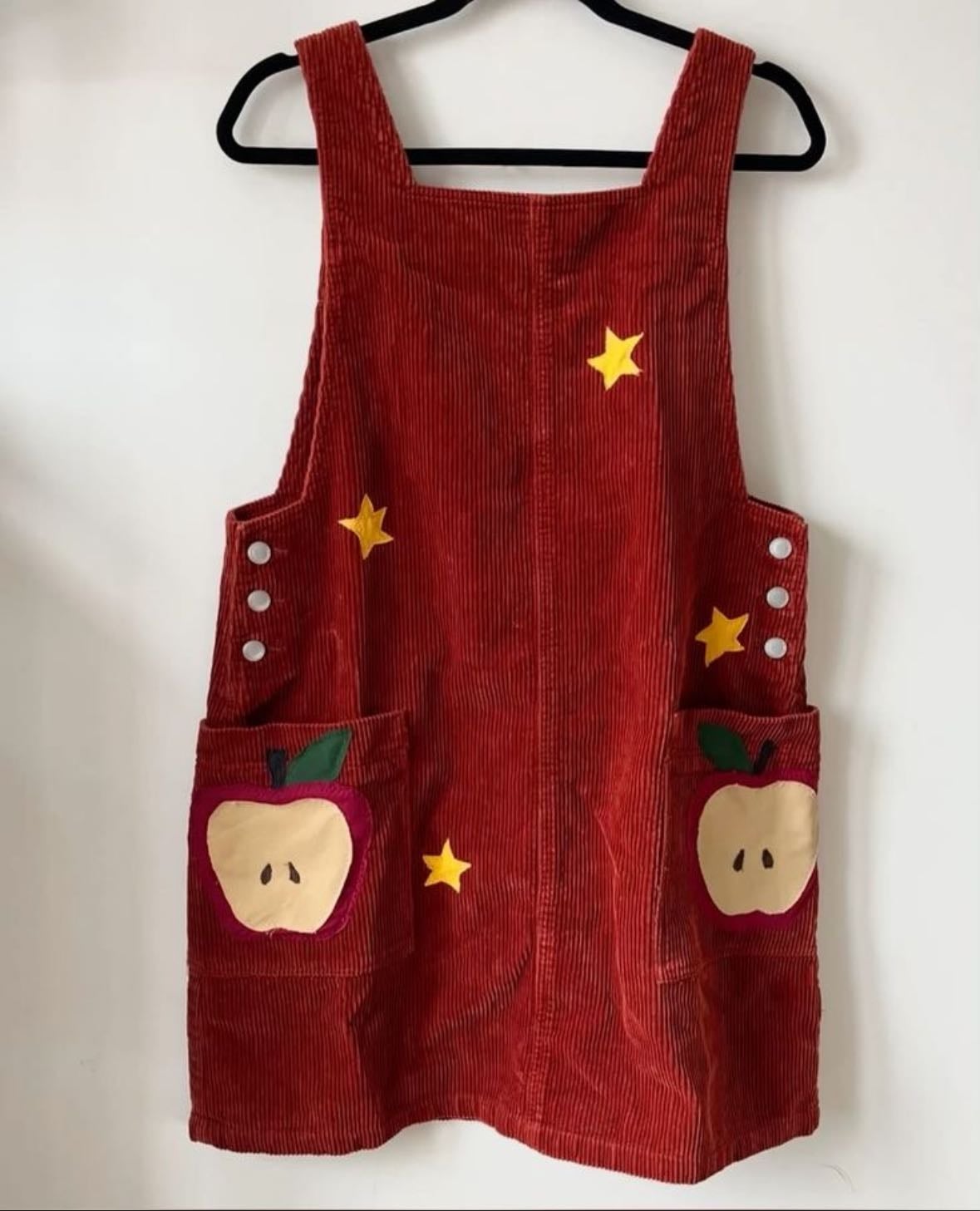 Apple pinafore - Star Scraps Co