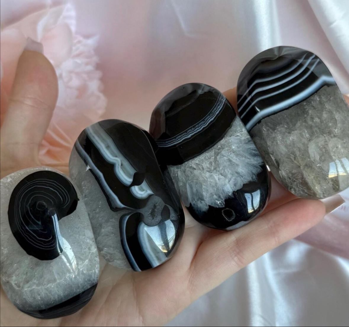 Black agate palm stones - wisdomgracewitches