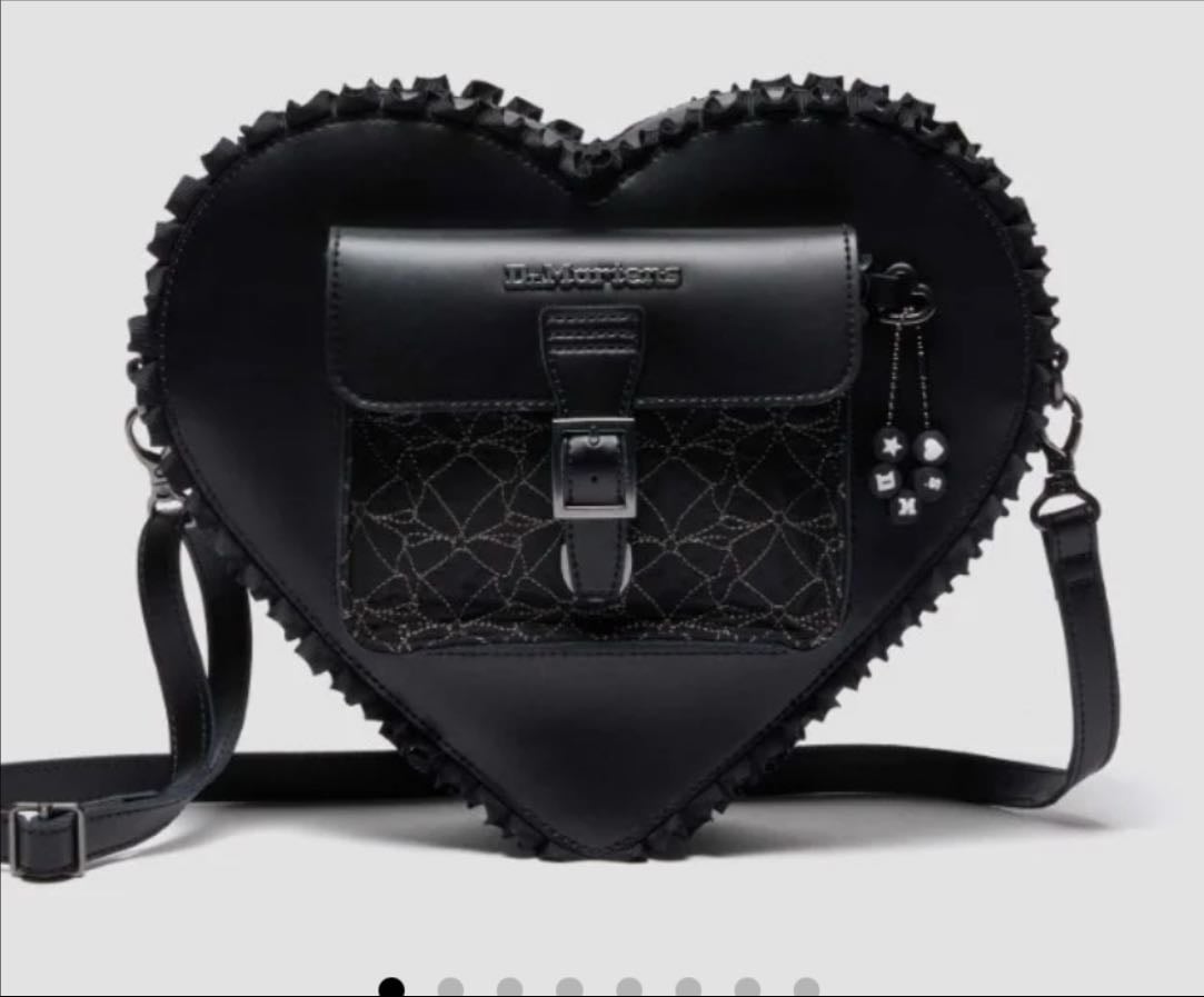 Heart backpack - Dr Martens
