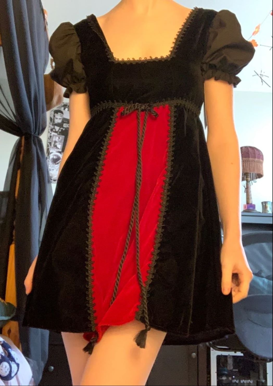 The Empire Dress - Jeannie Nitro