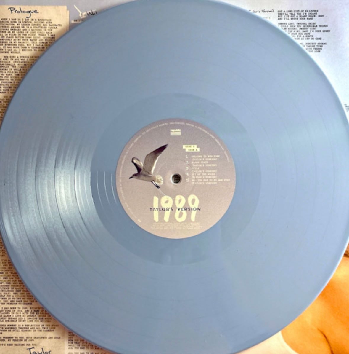 1989 (Taylor’s Version) - Crystal skies blue pressing