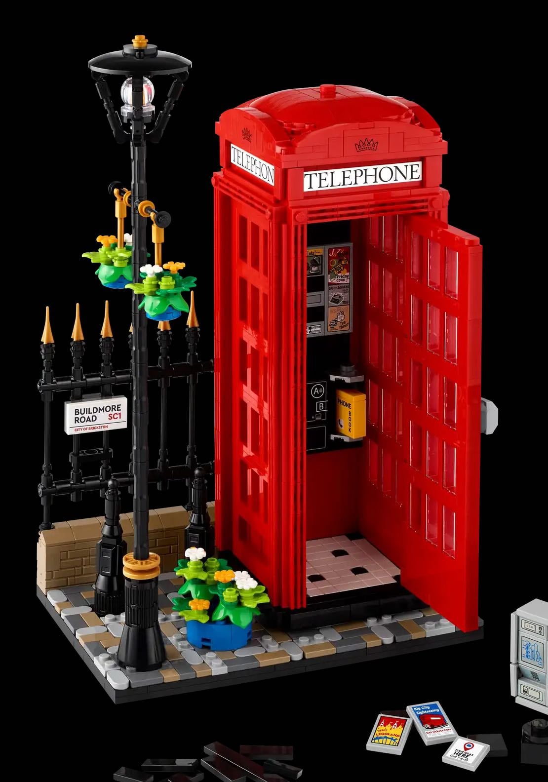 red london telephone booth