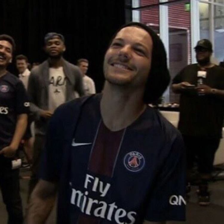 Heโs just my favourite - His smile ahhh >>>