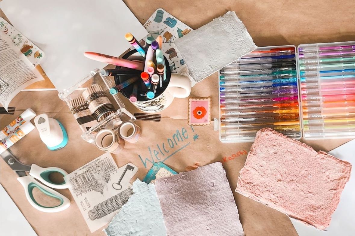 Hobbies - -Scrapbook
-Puzzles
-Acuarela
