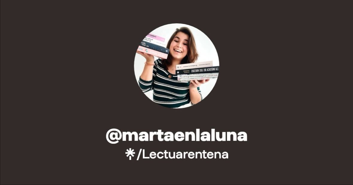Reading jornal - Marta en la luna - YouTube