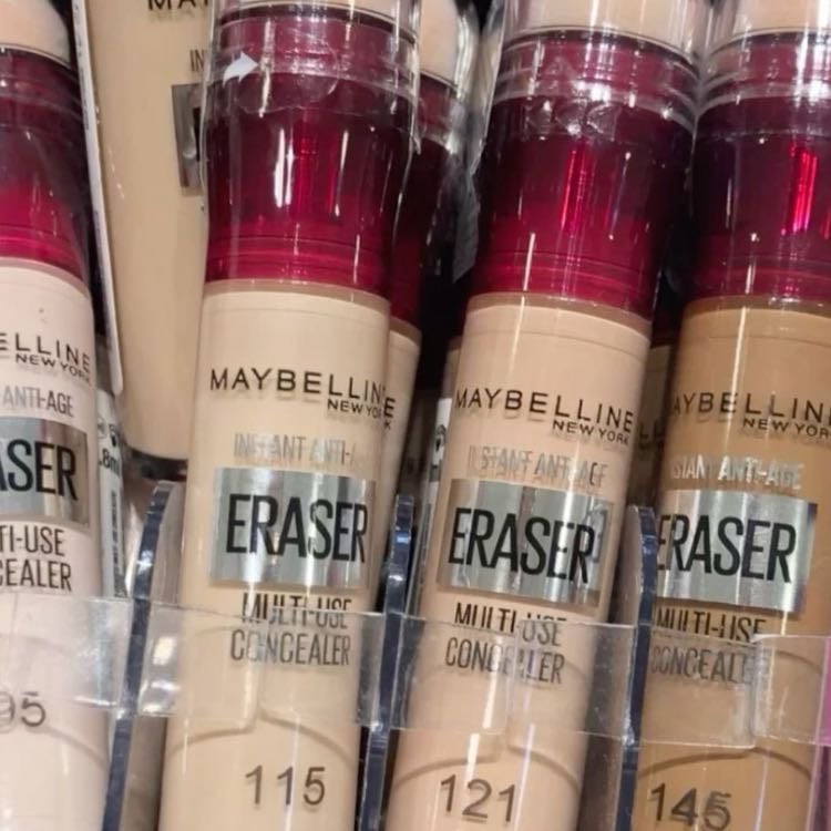 Maybelline Eraser concealer - corrector Maybelline (cubre todo, es ligero y se esparse bien)