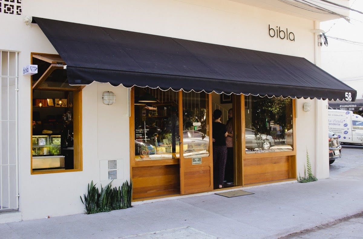 Bibla Cafeteria e Livraria