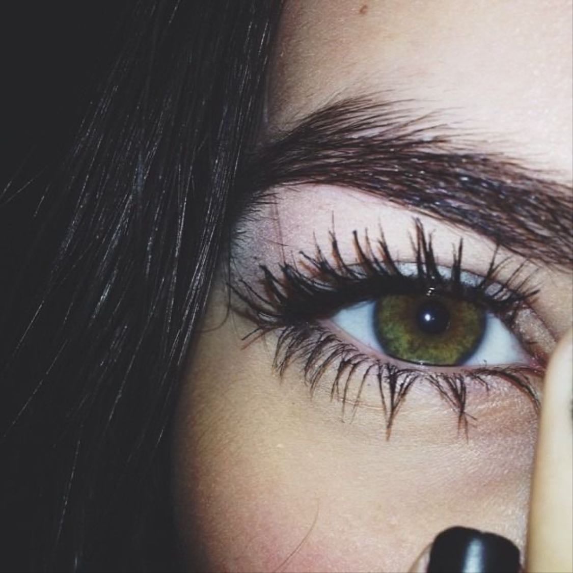mascara