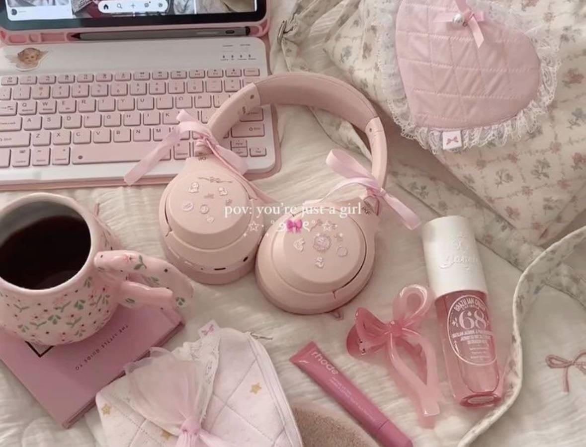 cutesy fits inspo (idols)