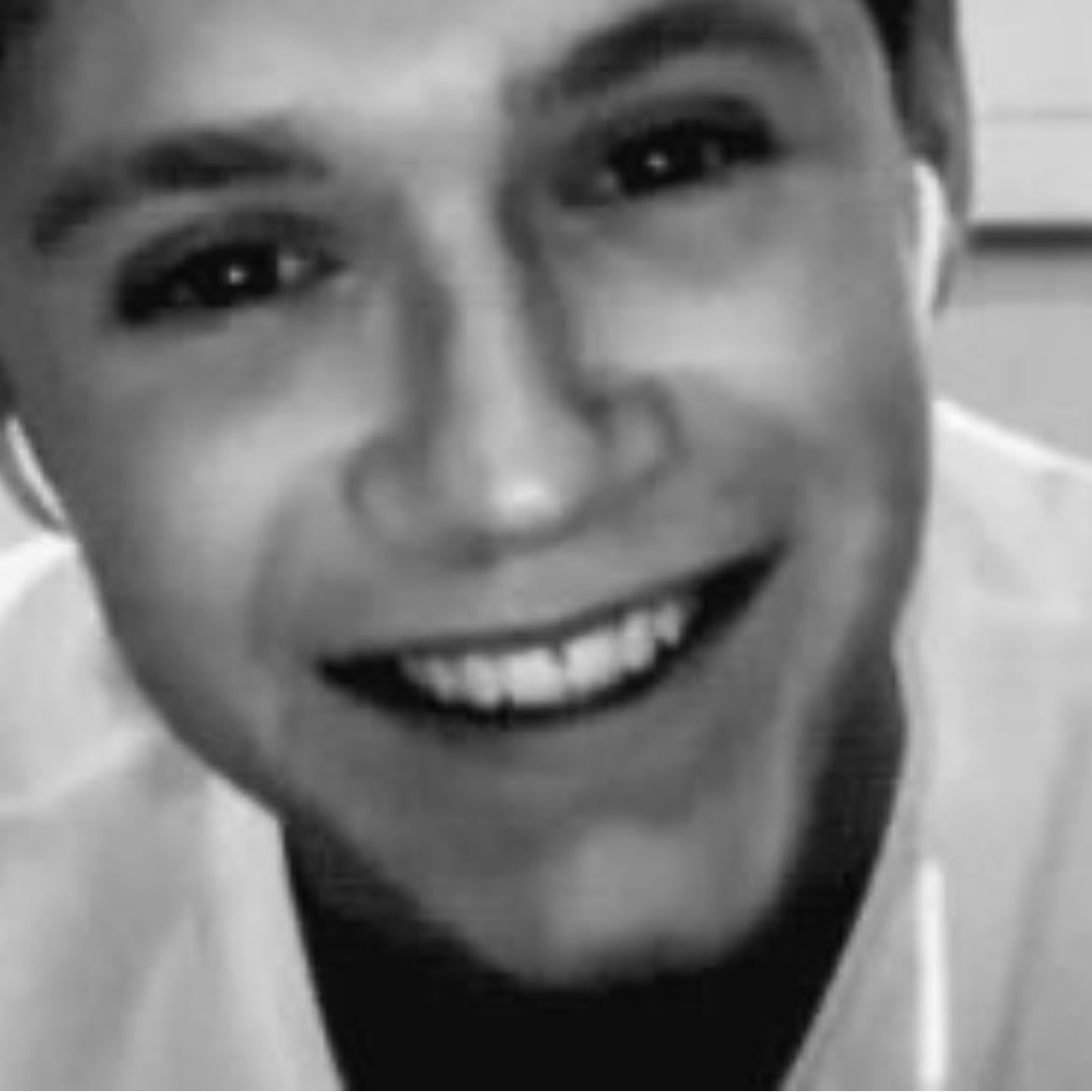 LITTLE THINGS 🫶🏼 - Im never recovering from Niall singing it Without me.