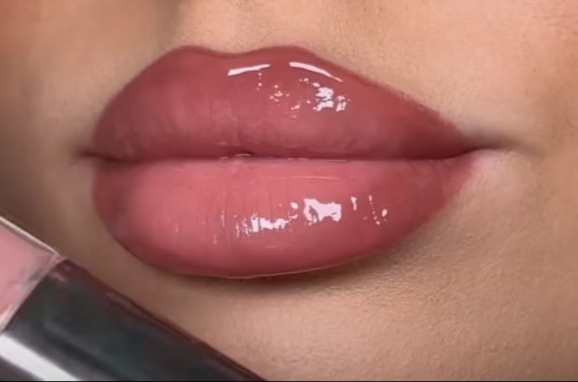 LIP COMBO 4 - Smart Fusion Lip Pencil 34 Chestnut, Unlimited Double Touch 102 Satin Rosy Beige